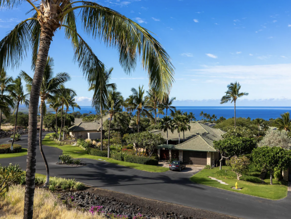 Your Hawaiian Paradise Awaits Your Arrival!