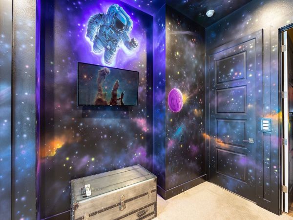 Luxury Eleven Bedroom Vacation Mansion with Pool & Game Room