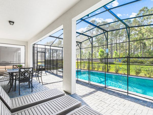 Spacious Vacation Rental in Davenport for Memorable Getaways