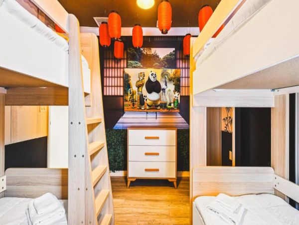 Spacious Vacation Rental in Davenport for Memorable Getaways