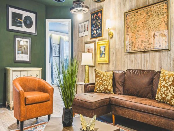 Spacious Vacation Rental in Davenport for Memorable Getaways