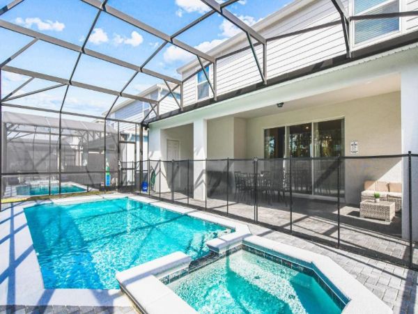 Spacious Vacation Rental in Davenport for Memorable Getaways