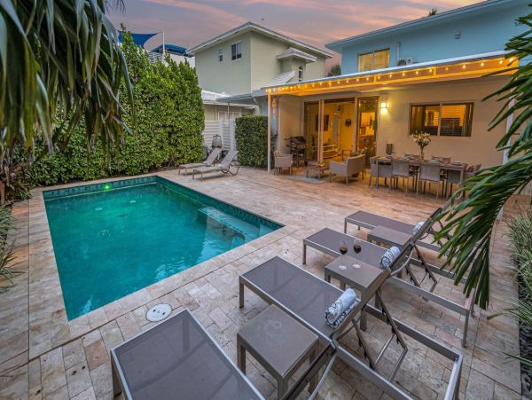 Fort Lauderdale Three Bedroom Vacation Rental - Luxurious Coastal Retreat
