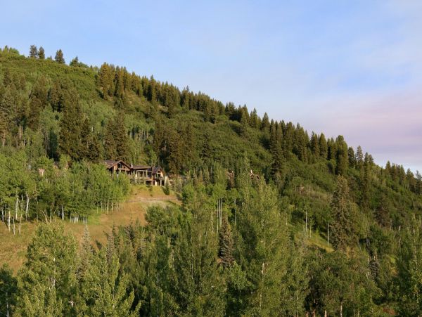Luxury Aspen Vacation Rental with Stunning Mountain Views