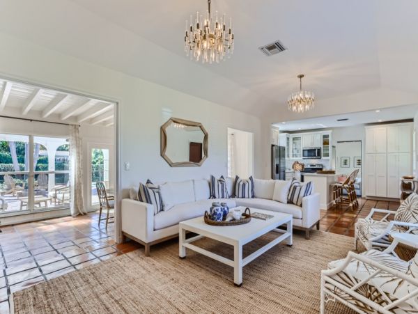 Luxurious 3-Bedroom Vacation Home Rental with Pool in West Palm Beach