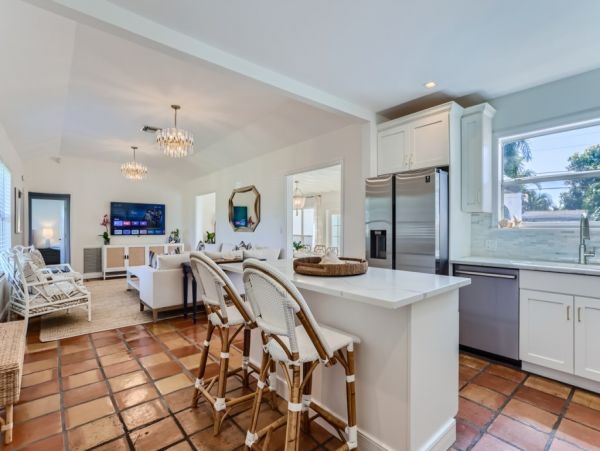 Luxurious 3-Bedroom Vacation Home Rental with Pool in West Palm Beach