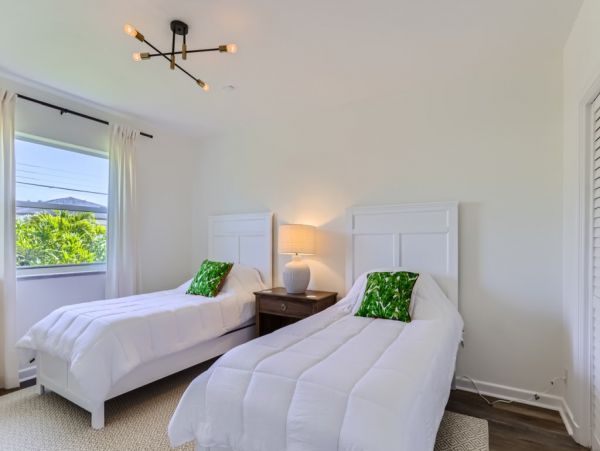 Luxurious 3-Bedroom Vacation Home Rental with Pool in West Palm Beach