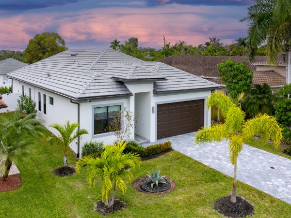 Experience Luxury Living In A New Beach House In Naples
