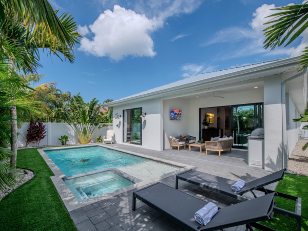 Elegant Vacation Home with Luxury Pool and Spa in Naples