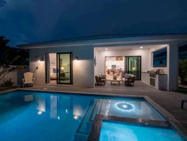 Elegant Vacation Home with Luxury Pool and Spa in Naples
