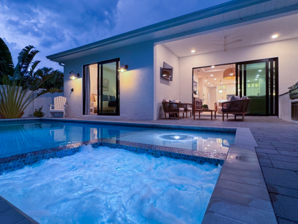 Elegant Vacation Home with Luxury Pool and Spa in Naples