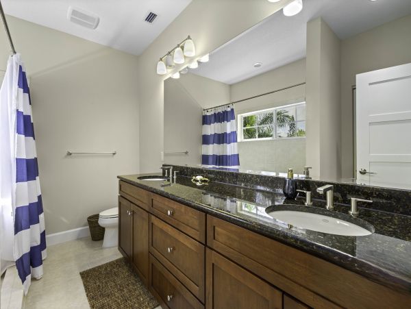 Longboat Key Vacation Rental with Pool Access