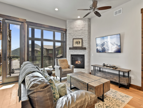 New Canyons Village  Luxury Vacation Condo Book Early Ski Season