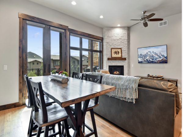 New Canyons Village  Luxury Vacation Condo Book Early Ski Season