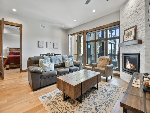 New Canyons Village  Luxury Vacation Condo Book Early Ski Season