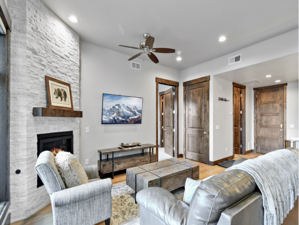 New Canyons Village  Luxury Vacation Condo Book Early Ski Season
