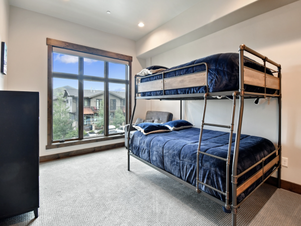 New Canyons Village  Luxury Vacation Condo Book Early Ski Season