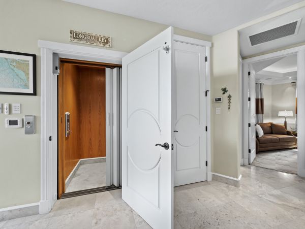 South Longboat Key Luxury Four Bedroom Waterfront Vacation Home- Pure Luxury