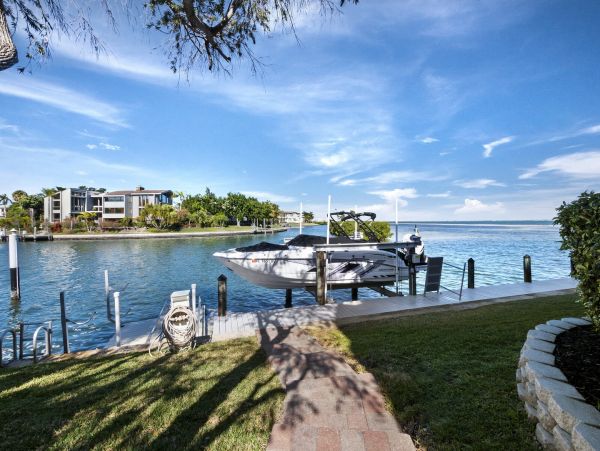 South Longboat Key Luxury Four Bedroom Waterfront Vacation Home- Pure Luxury