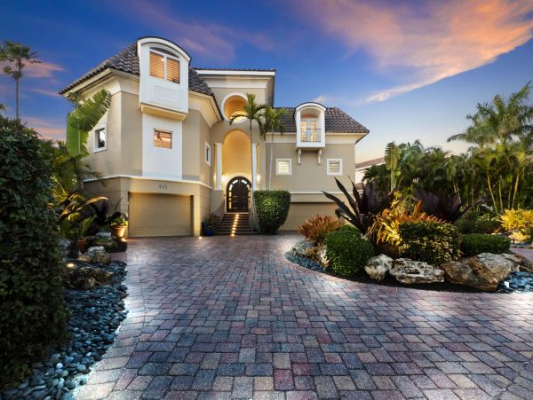 South Longboat Key Luxury Four Bedroom Waterfront Vacation Home- Pure Luxury