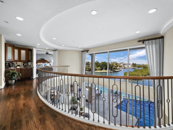South Longboat Key Luxury Four Bedroom Waterfront Vacation Home- Pure Luxury