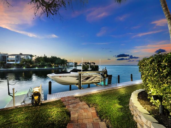 South Longboat Key Luxury Four Bedroom Waterfront Vacation Home- Pure Luxury