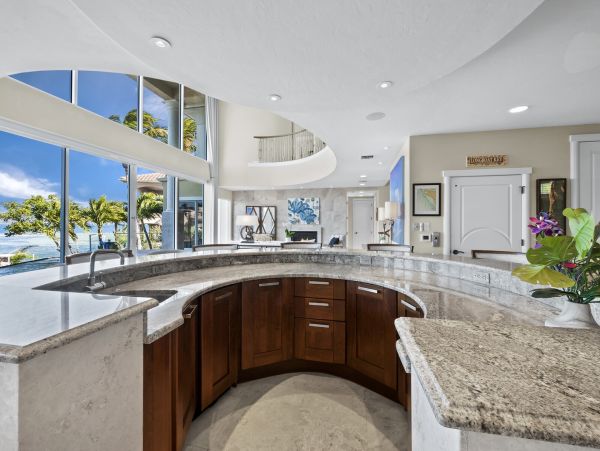 South Longboat Key Luxury Four Bedroom Waterfront Vacation Home- Pure Luxury