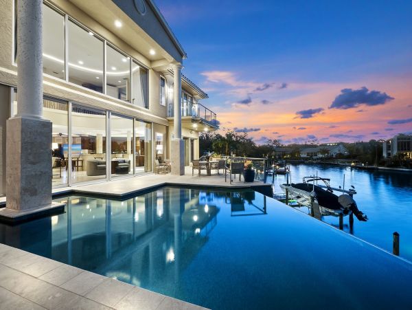 South Longboat Key Luxury Four Bedroom Waterfront Vacation Home- Pure Luxury