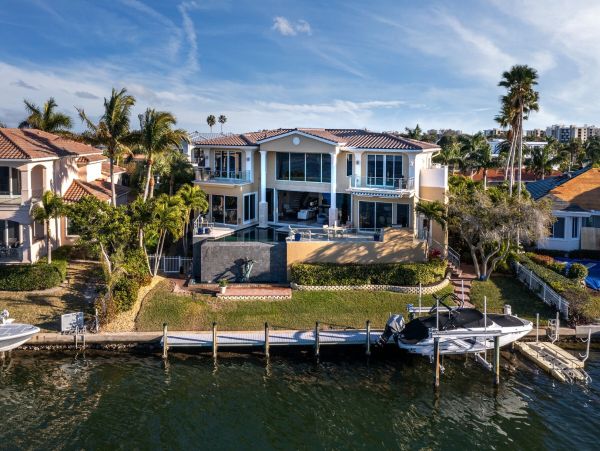 South Longboat Key Luxury Four Bedroom Waterfront Vacation Home- Pure Luxury