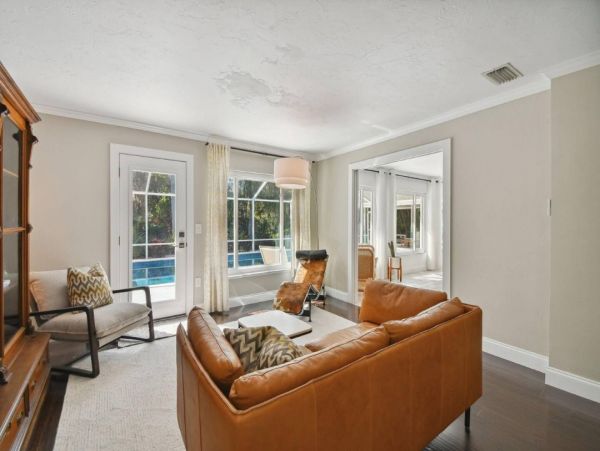 Exquisite Three Bedroom Vacation Rental Home in Sarasota