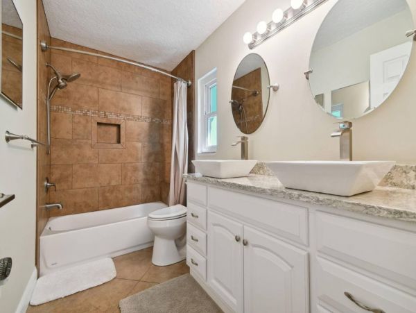Exquisite Three Bedroom Vacation Rental Home in Sarasota