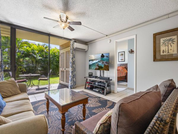 Maui Tropical Paradise Retreat: Ground-Floor Condo with Resort Amenities & Beach Access
