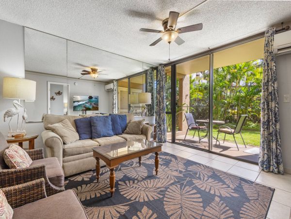 Maui Tropical Paradise Retreat: Ground-Floor Condo with Resort Amenities & Beach Access