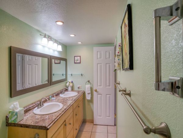 Maui Tropical Paradise Retreat: Ground-Floor Condo with Resort Amenities & Beach Access