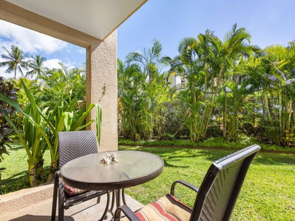Maui Tropical Paradise Retreat: Ground-Floor Condo with Resort Amenities & Beach Access