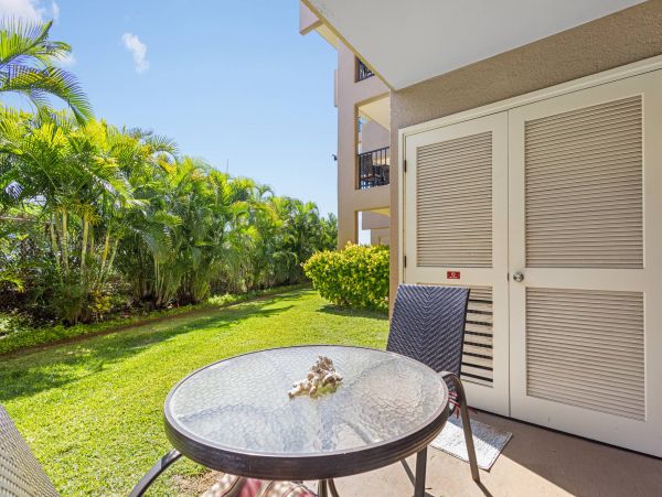 Maui Tropical Paradise Retreat: Ground-Floor Condo with Resort Amenities & Beach Access