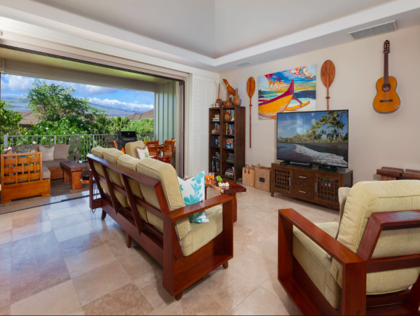 Luxury Hawaiian Retreat: Spacious, Upscale Home on Big Island
