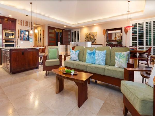 Luxury Hawaiian Retreat: Spacious, Upscale Home on Big Island