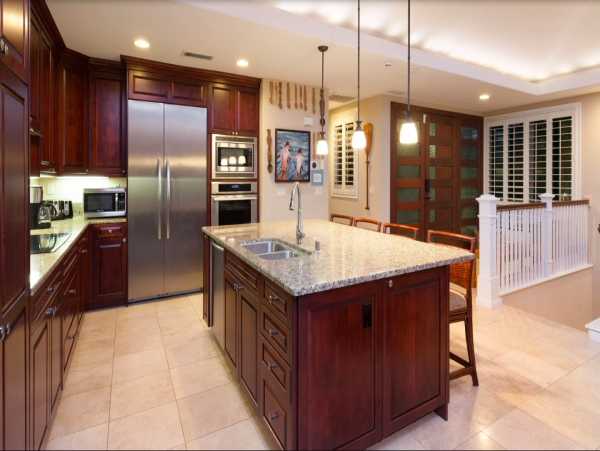 Luxury Hawaiian Retreat: Spacious, Upscale Home on Big Island
