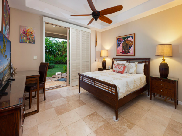 Luxury Hawaiian Retreat: Spacious, Upscale Home on Big Island