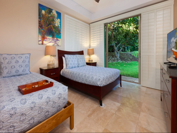 Luxury Hawaiian Retreat: Spacious, Upscale Home on Big Island