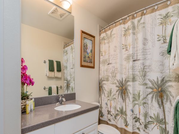 Stunning Two Story Vacation Rental in Kapolei