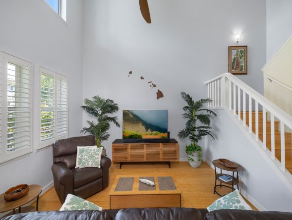 Stunning Two Story Vacation Rental in Kapolei