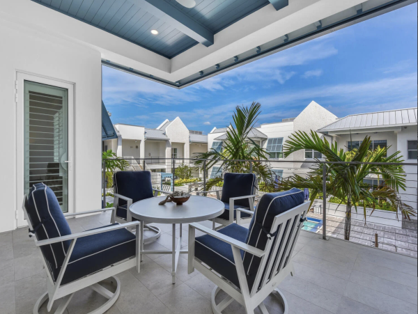 Downtown Naples Vacation Rental | Luxury Condo with Pool & Resort Amenities