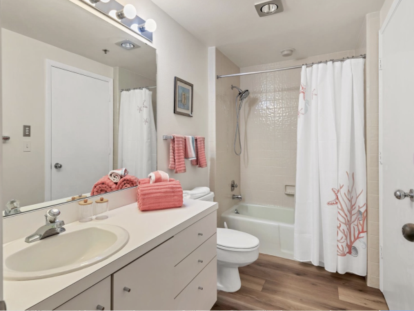 Bayside Beauty Longboat Key Beach Club Access Walk to St. Regis Beach Club