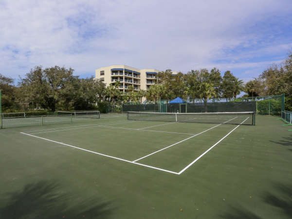 Bayside Beauty Longboat Key Beach Club Access Walk to St. Regis Beach Club