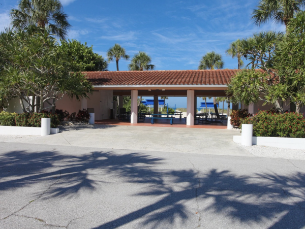 Bayside Beauty Longboat Key Beach Club Access Walk to St. Regis Beach Club