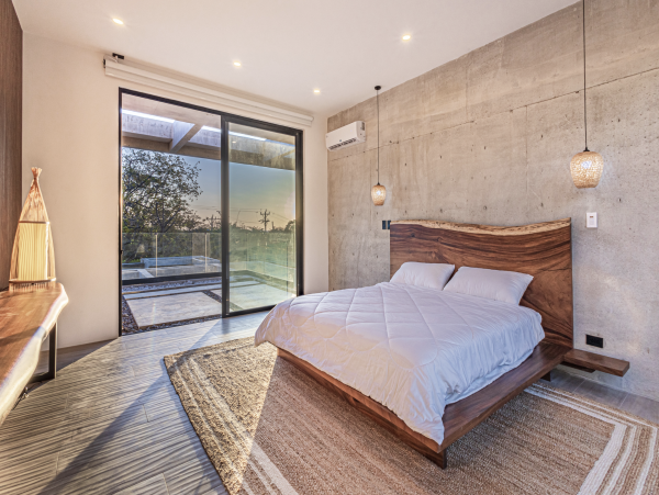 Luxury Villa with 6-Bedrooms & a Pool in Tamarindo Beach