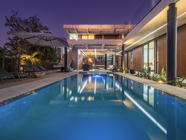 Luxury Villa with 6-Bedrooms & a Pool in Tamarindo Beach