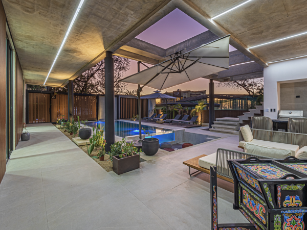 Luxury Villa with 6-Bedrooms & a Pool in Tamarindo Beach